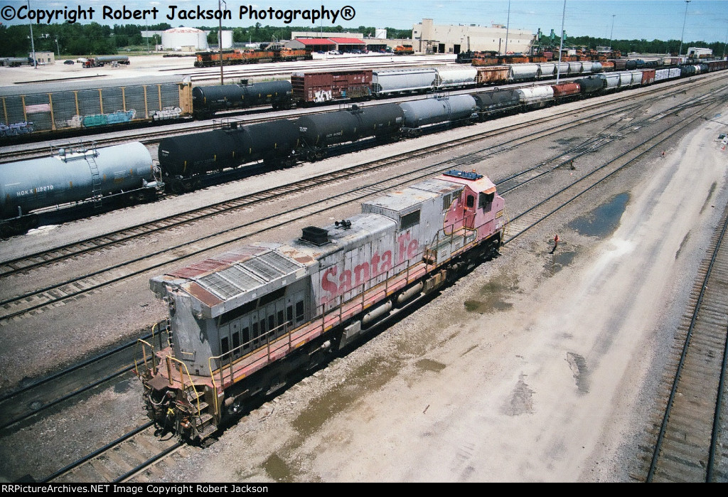 Sequence shot #9--old ATSF "Warbonnet!"